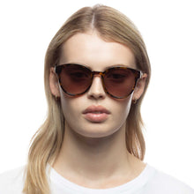 Load image into Gallery viewer, Le Specs Paramount | Milky Tort Sunglass
