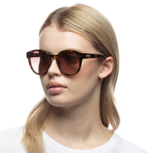 Load image into Gallery viewer, Le Specs Paramount | Milky Tort Sunglass
