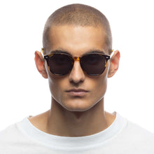 Load image into Gallery viewer, Le Specs Bandwagon | Syrup Tort Sunglass
