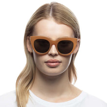 Load image into Gallery viewer, Le Specs Air Heart | Caramel Sunglass
