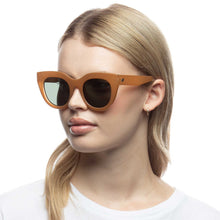 Load image into Gallery viewer, Le Specs Air Heart | Caramel Sunglass
