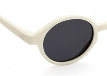 Load image into Gallery viewer, IZIPIZI #SUN KIDS Milk Sunglass
